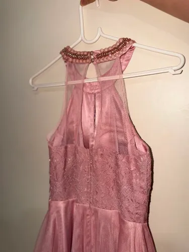 Vendo vestido rosa novo