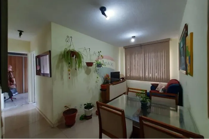 Apartamento à Venda  Conjunto Colina Azul, Pau da Lima. com 2/4 , 2 andar de escadas, nasc