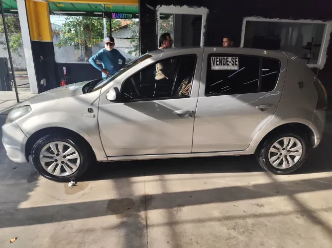 Renault Sandero Expression Hi-flex 1.6 8V 5P 2014