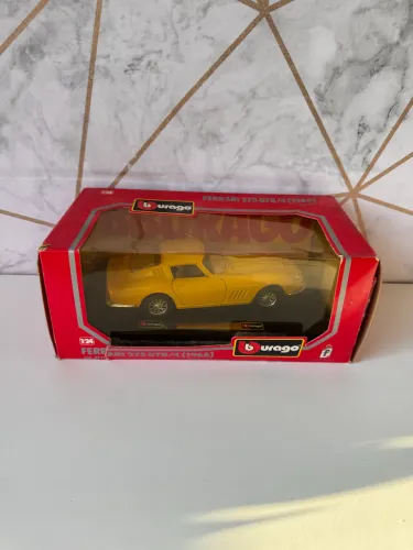 Miniatura burago Ferrari 275 GT/4 1966 perfeito estado