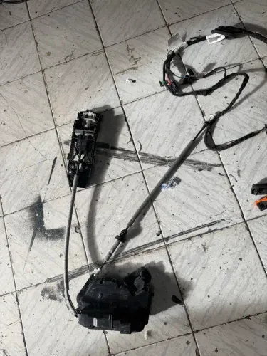 [VENDO] Sistema de trava T-CROSS + basculante 