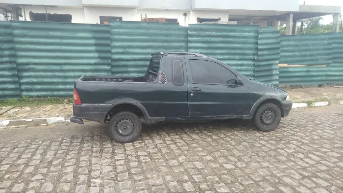 Fiat Strada Working 1.5 MPI 8V CE (álcool) 2001