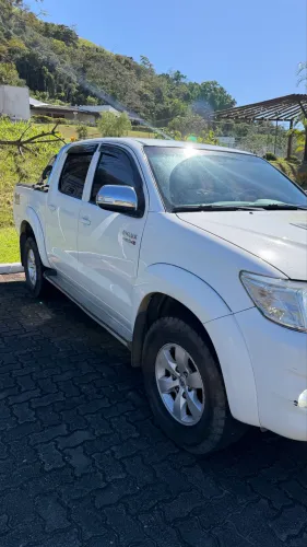 Toyota Hilux CD SRV D4-d 4X4 3.0 TDI Diesel AUT 2013