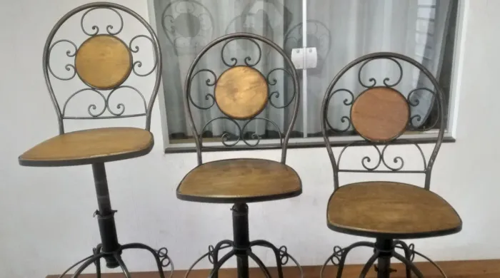 6 Cacadeiras tipo Bistrô ferro e madeira de peroba rosa madeira de demolição - Bauru