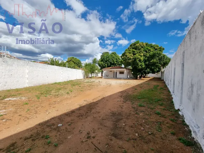 Aluga-se Casa Comercial no Alto de São Manoel - Mossoró