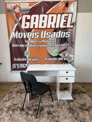 Mesa de estudo ótima + cadeira normal ((ENTREGO GRATIS))