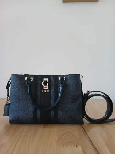 Bolsa Guess Erenia Girlfriend Satchel Preto