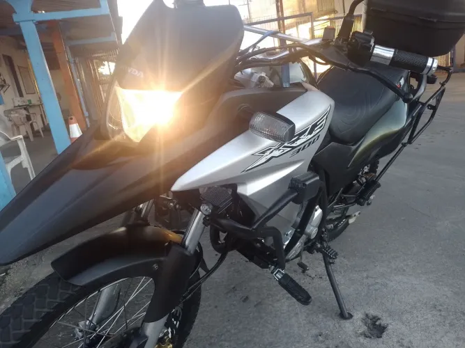 VENDO XRE 300 C/ ABS