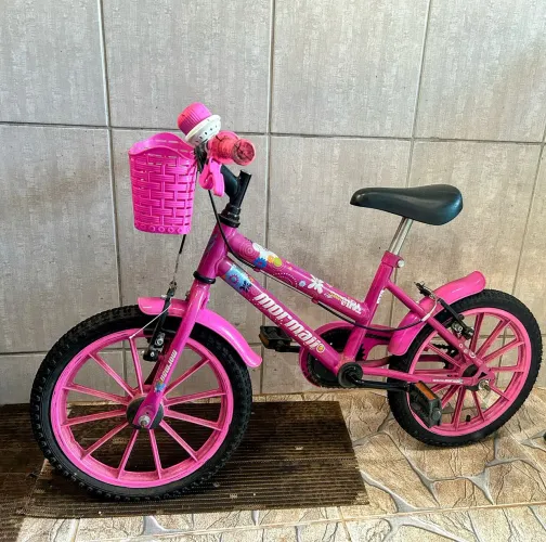 Vende-se uma bicicleta infantil um bom estado tudo funcionando direitinho