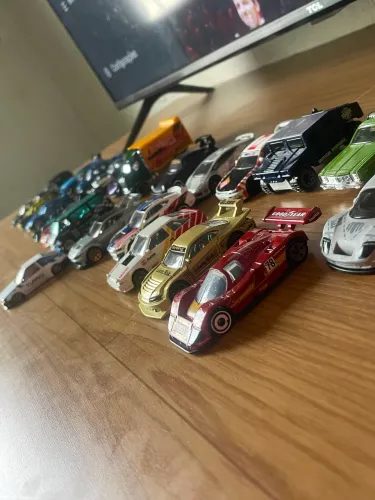 HOTWHEELS PREMIUM + ELITE 64 + BÁSICO