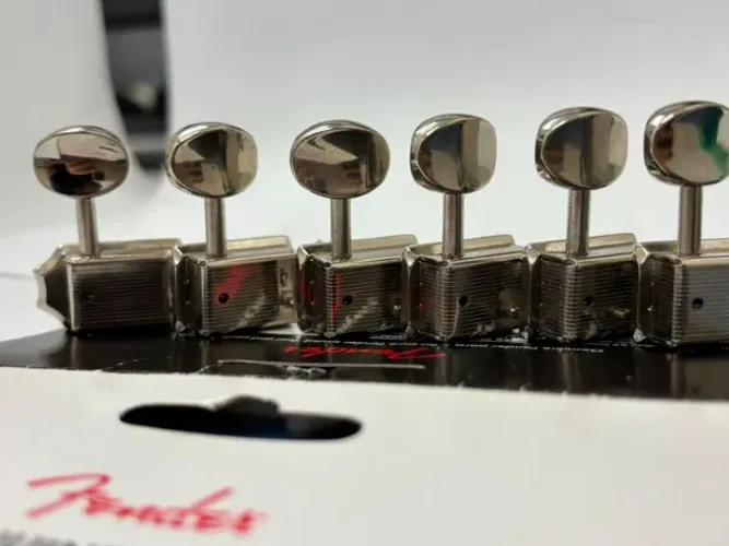 Tarraxa- Fender ( Cabeças de máquina de ajuste Fender Classic Chrome Vintage Style )