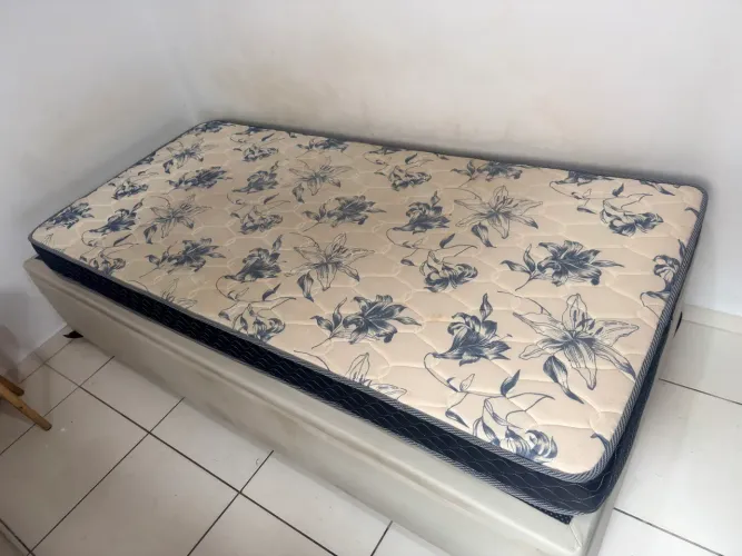 Cama de solteiro box