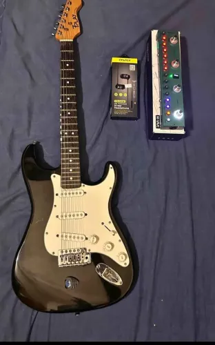 Guitarra Stratocaster + Tank G (Aceito troca em metaquest 3 ou 3s ou placa de video acima