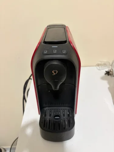 3 Corações TRES Cafeteira Espresso e Multibebida Passione Vermelha -