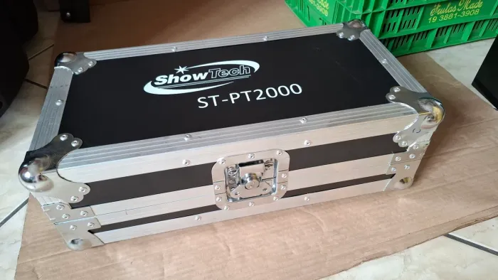 Mesa DMX Pilot 2000 com case 