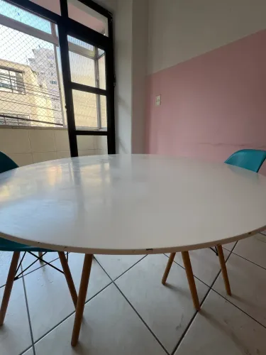 Mesa de jantar com cadeiras