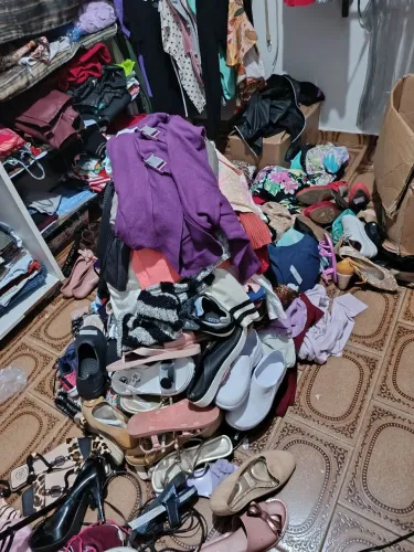Lote de roupas usadas