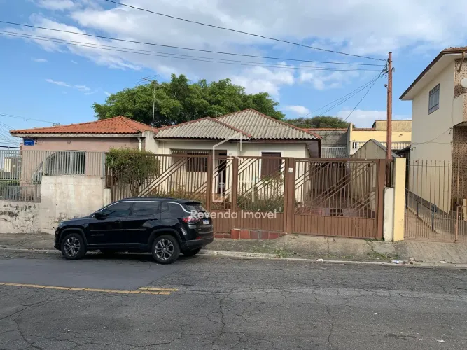 Casa à venda na Brasilândia, São Paulo-SP: 3 quartos, 1 banheiro, 5 vagas de garagem, 180m
