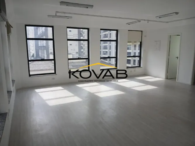 Sala Comercial para Locação  50 m² | Ótima Localização em Moema