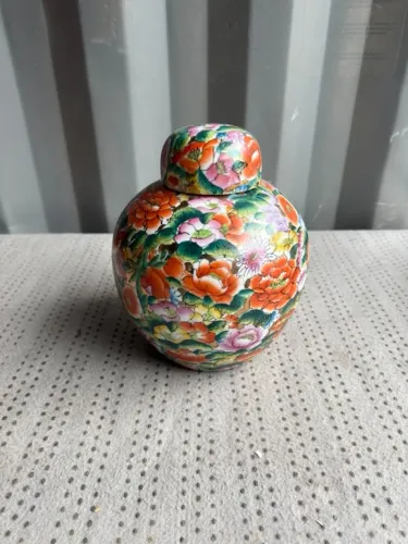 Jarro vintage para gengibre de porcelanda chinesa com tampa pintado a mão