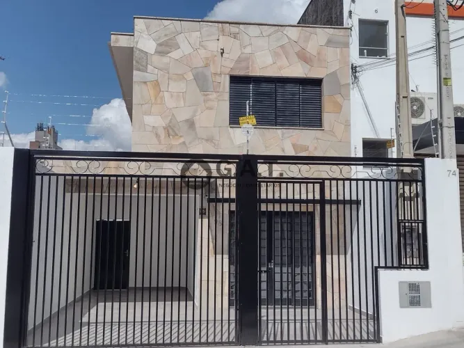 Casa à venda na Vila Augusta, Sorocaba-SP: 3 quartos, 1 suíte, 2 salas, 2 banheiros, 2 vag