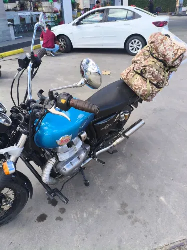 Interceptor 650 customizada.