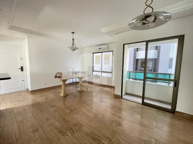 Apartamento 3 dormitórios semi mobiliado no Centro