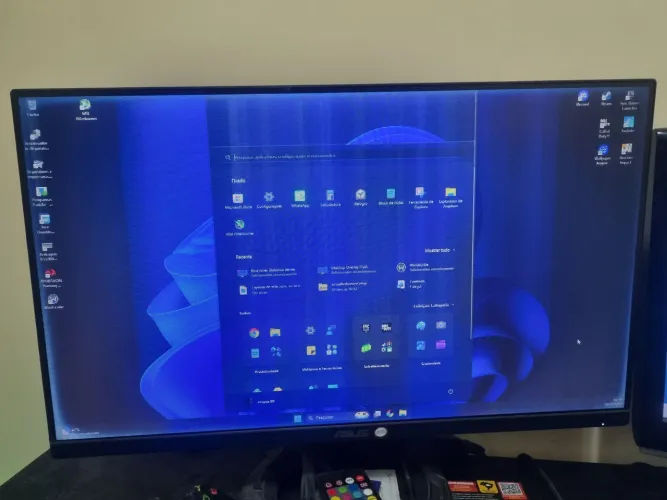 ASUS TUF VG249Q1R com defeito na tela / Para Retirada de Peças.