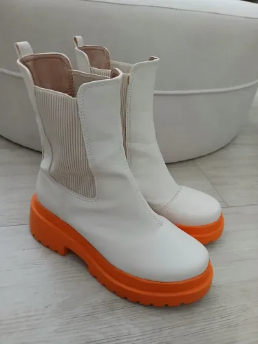 Coturno Feminino Chelsea Day Off-white/Laranja. Tam 36.