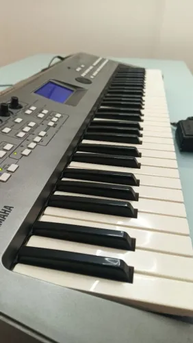 SINTETIZADOR YAMAHA MM6 R$ 1.999