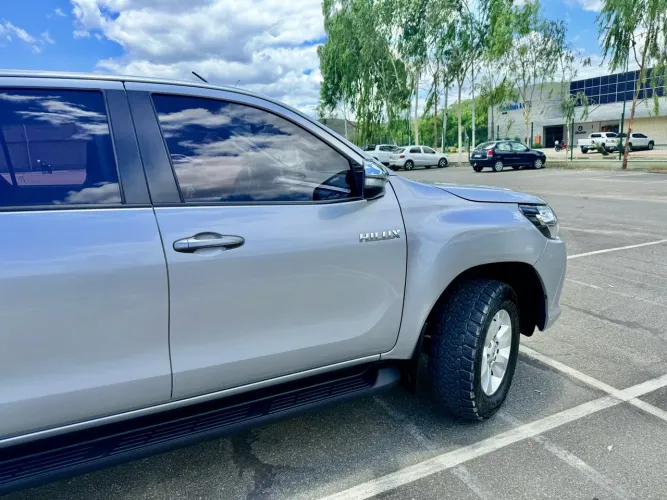Toyota Hilux CD SRV 4X4 2.8 TDI Diesel Aut. 2017