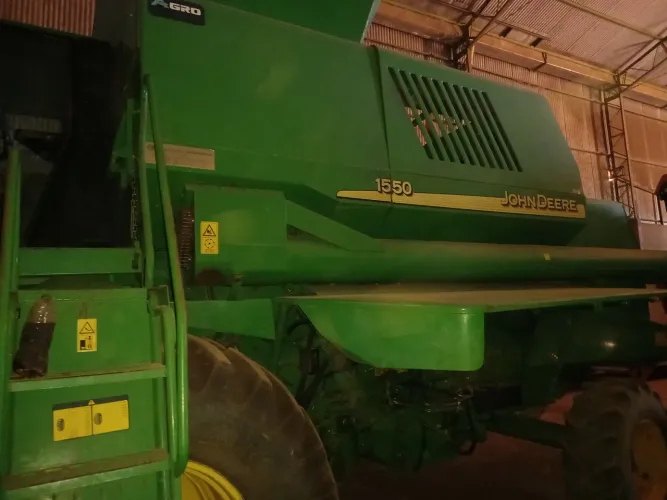 Colheitadeira 1550 jonh deere 
