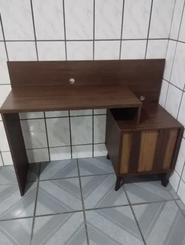 Vende-se escrivaninha 90,00