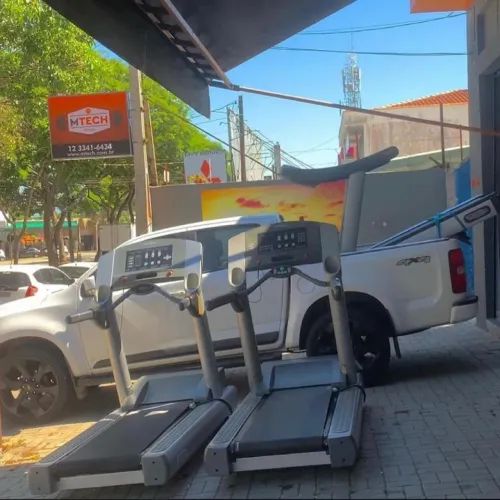 Esteira ergométrica Life fitness com 10 anos de garantia