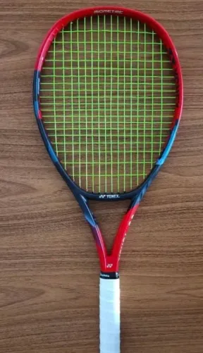 Yonex Vcore 100 em ótimo estado