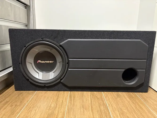 Subwoofer Pioneer 350W e Potência Falcom 800W