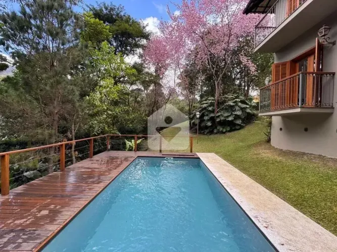 Casa para venda com 3 quartos, 1408m² - Araras - Petrópolis/RJ