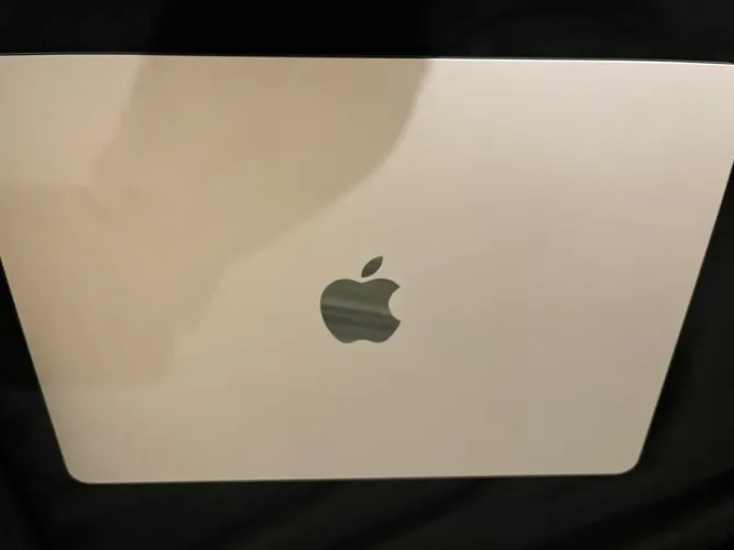MacBook M2 cinza