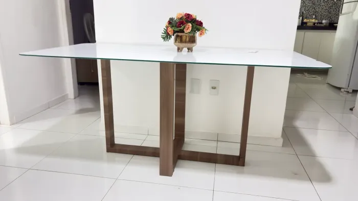 VENDO MESA MADEIRA C/ VIDRO TEMPERADO 