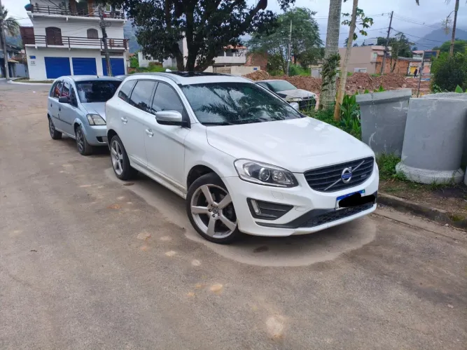 Volvo XC 60 T-5 R-design 2.0 FWD 5P 2014