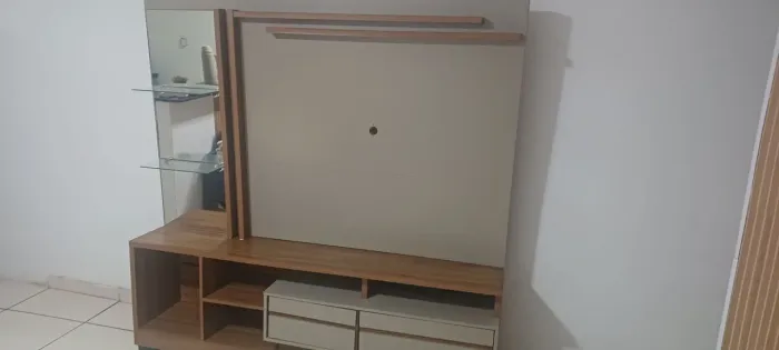 Rack com painel semi novo