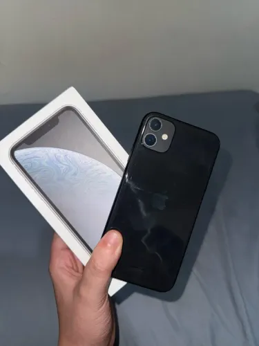 IPHONE 11 PRETO 64gb, 4 capinhas, fone original, caixa