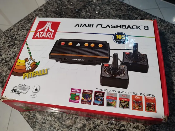 Videogame Atari Flashback 8 Console 165 Jogos na Memória 2 Controles