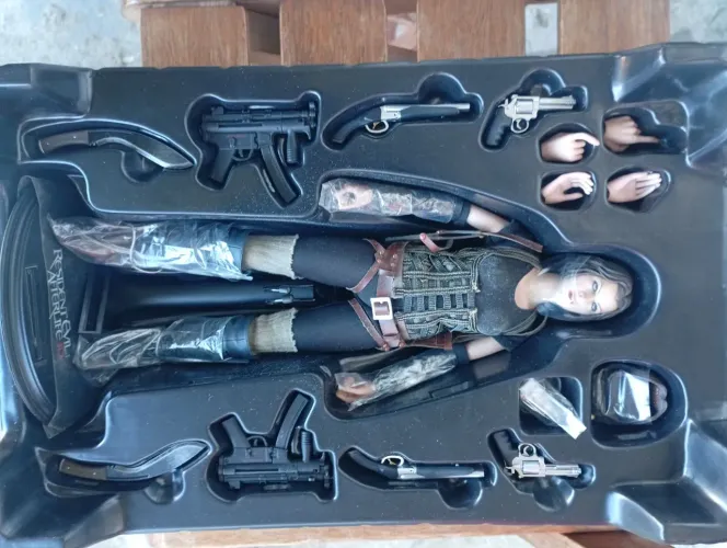 Boneco de colecionador (Alice)residente evil
