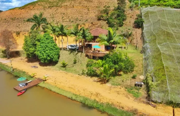 Sítio de 12 hectares com fábrica de suco, geleias e etc, plantações de uvas de várias espé