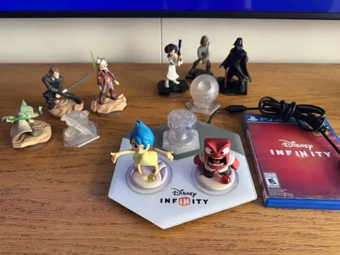 Disney Infinity 3.0 PS4 Completo | Star Wars + Divertida Mente | Base + Personagens