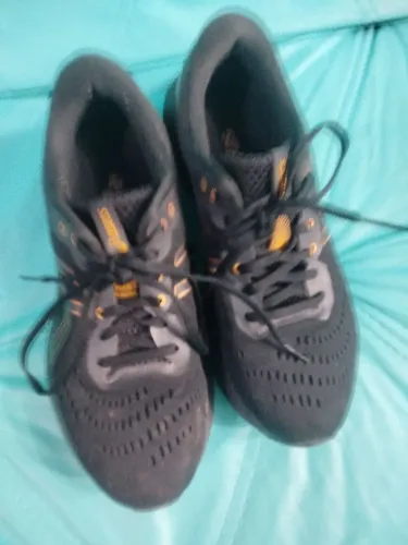 Tênis Asics preto pouco usado tamanho 37