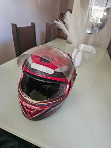 Capacete