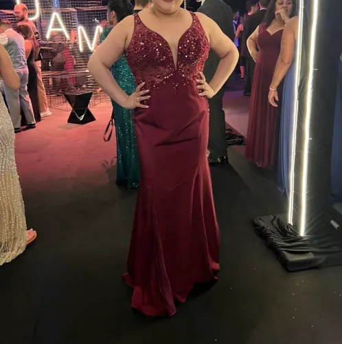 Vestido de festa longo marsala/bordô, bordado com pedrarias - usado 1 vez
