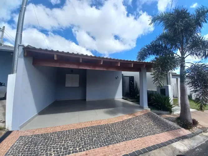 Casa em Condomínio Fechado